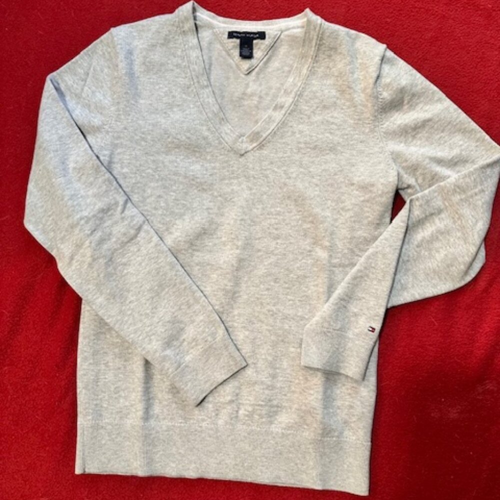 Tommy Hilfiger V-Neck Sweater - Sz M - Heather Gray - Picture 2 of 10